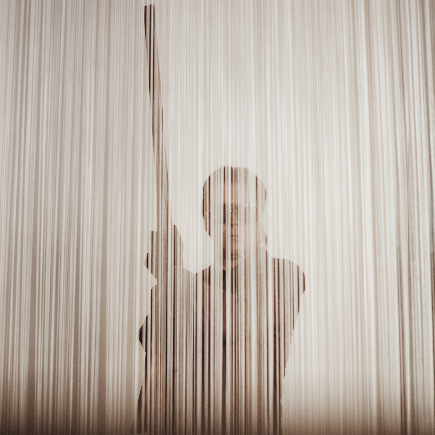 Alex Cameron – “Statue Down”