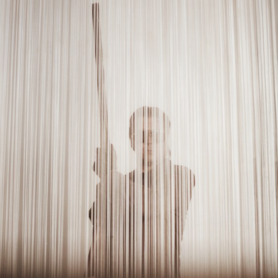 Alex Cameron – “Statue Down”