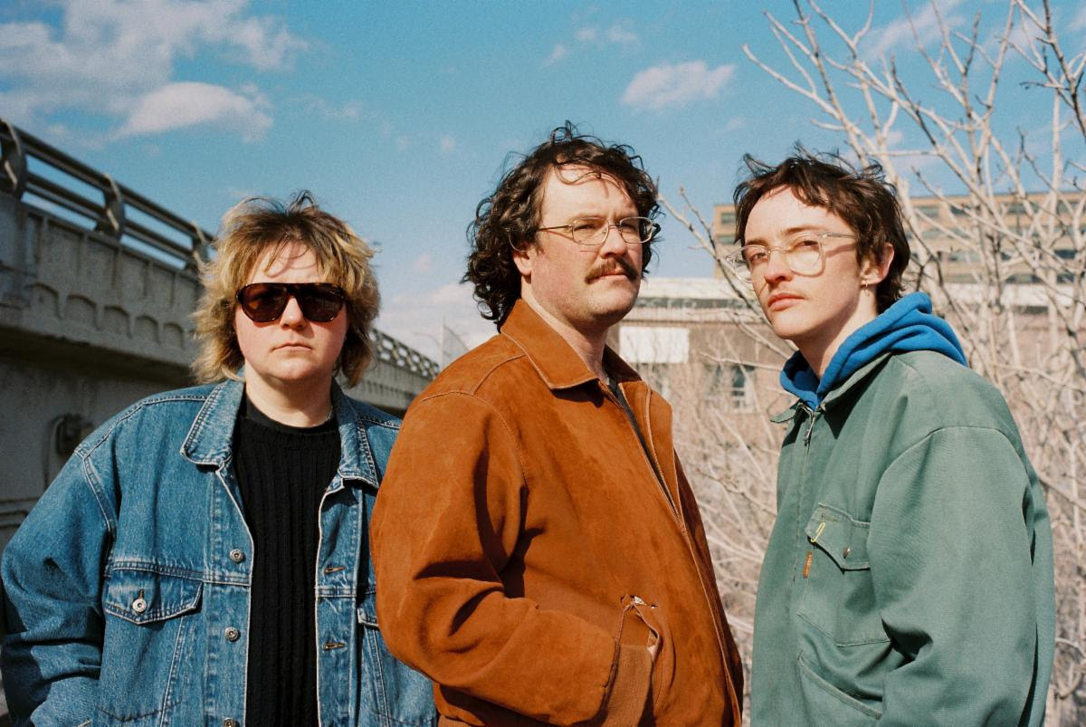 knitting – “Here Comes”