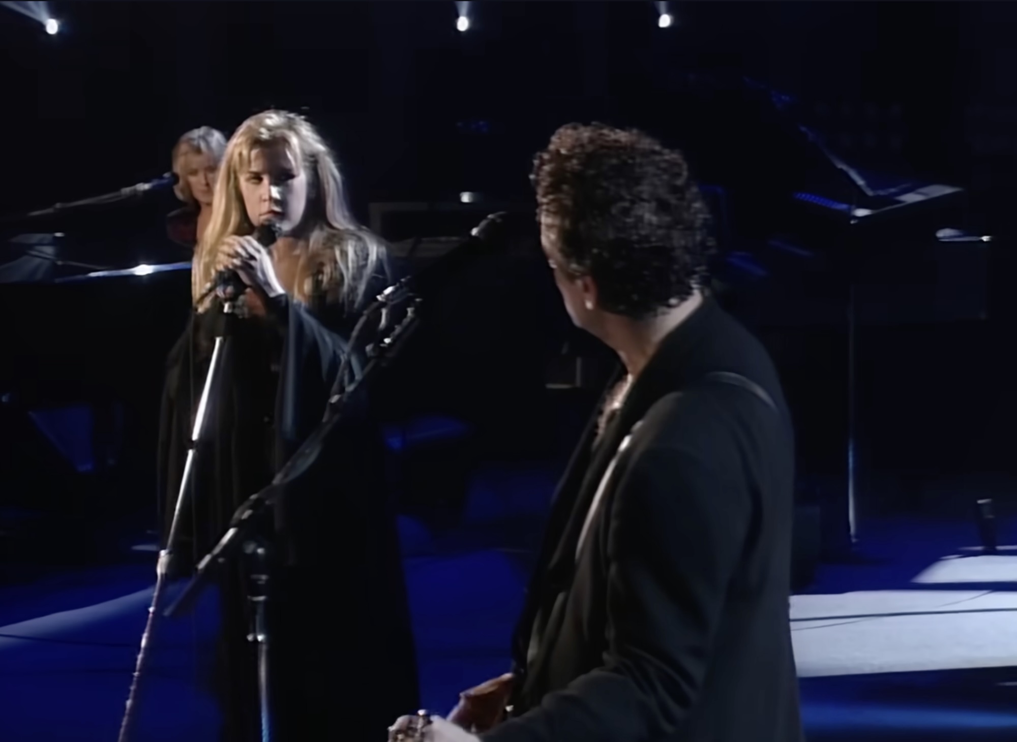Lindsey Buckingham Addresses Viral “Silver Springs” Video, Says He’s Inspired By Sombr