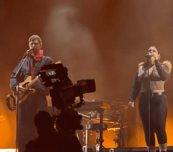 LOLA YOUNG AND JAMES BLAKE: STUNNING LIVE DEBUT!
