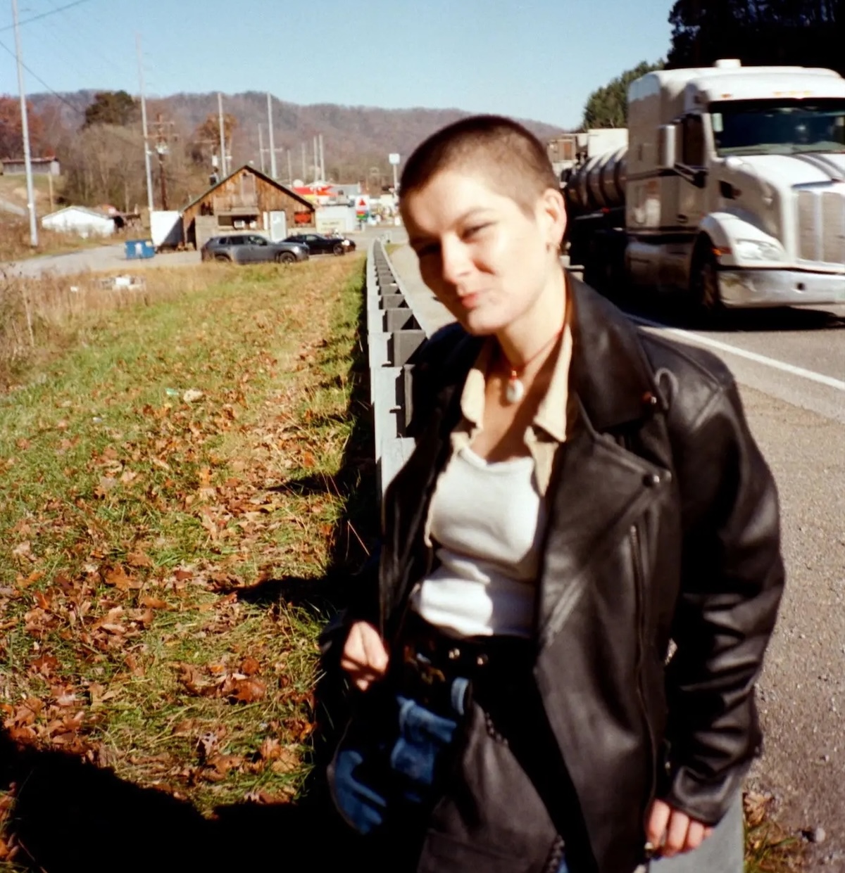 Zoh Amba – “Eyes Full”