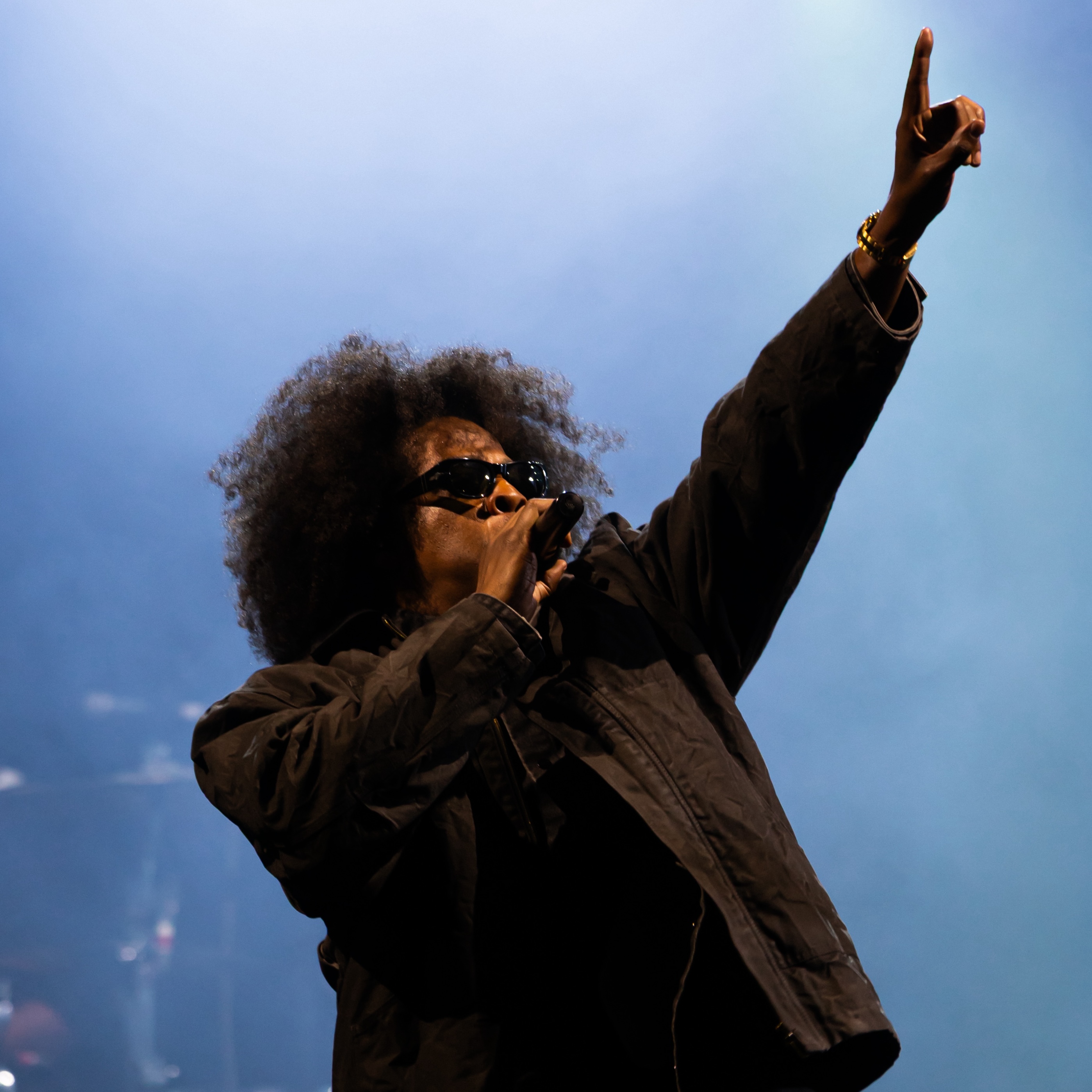 Jay-Z Unleashes Epic Diss Track at Roots Picnic Comeback! — photo 3