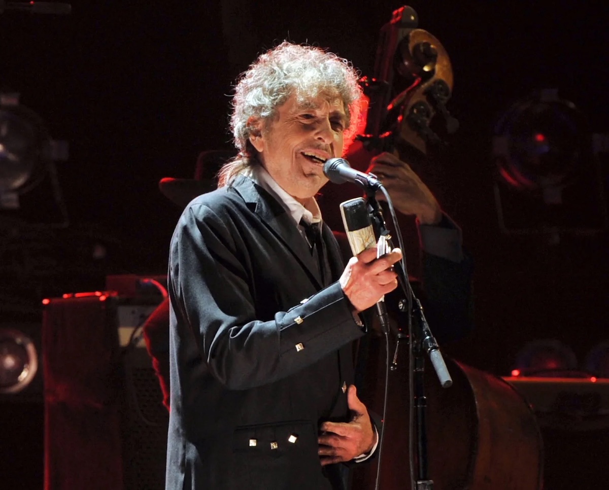 Bob Dylan Mysteriously Splits With Two Tour Guitarists