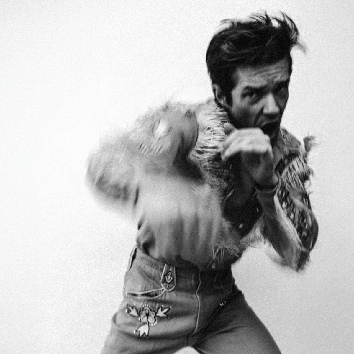 KILLERS SINGER GOES FULL YEEHAW WITH NEW ALBUM! — photo 2