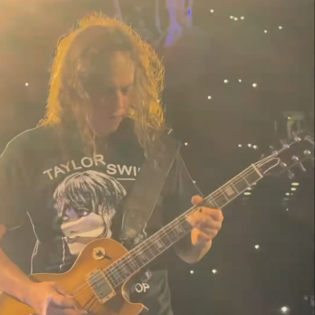 Metal God Blasts Pop Princess: Swifties Attack! — photo 3