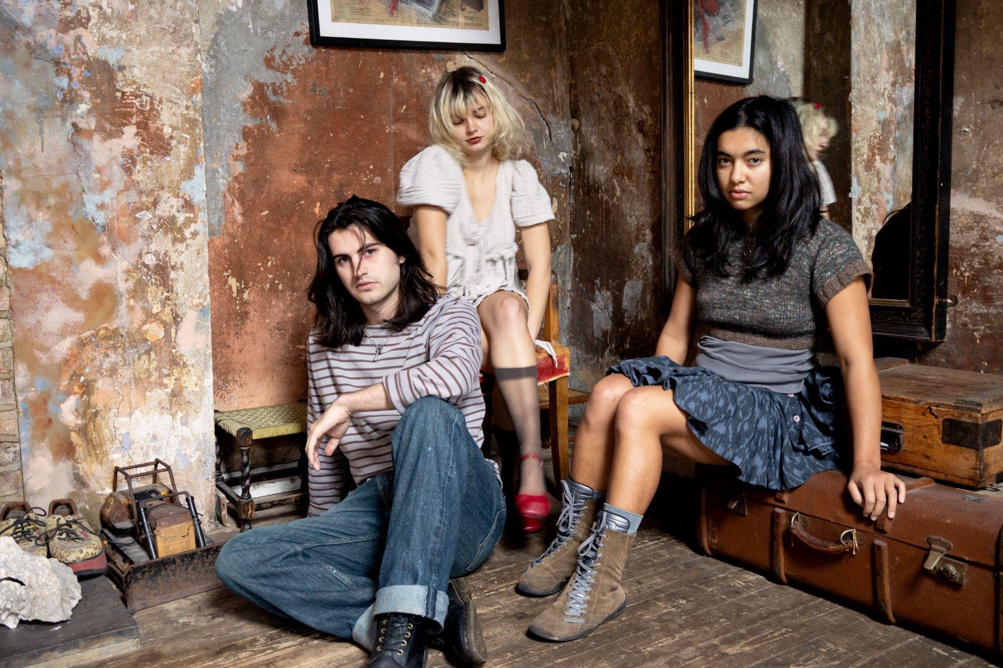Meet Mary In The Junkyard: The Band Casting Spells On The Music Scene — photo 3