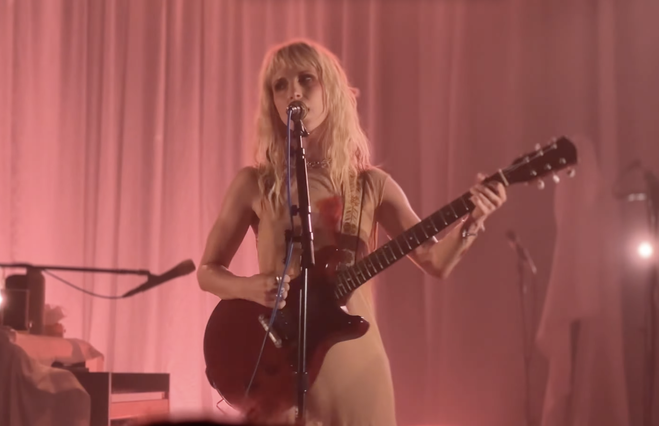 Hayley Williams Covers Sinéad O’Connor At Dublin Tour Closer