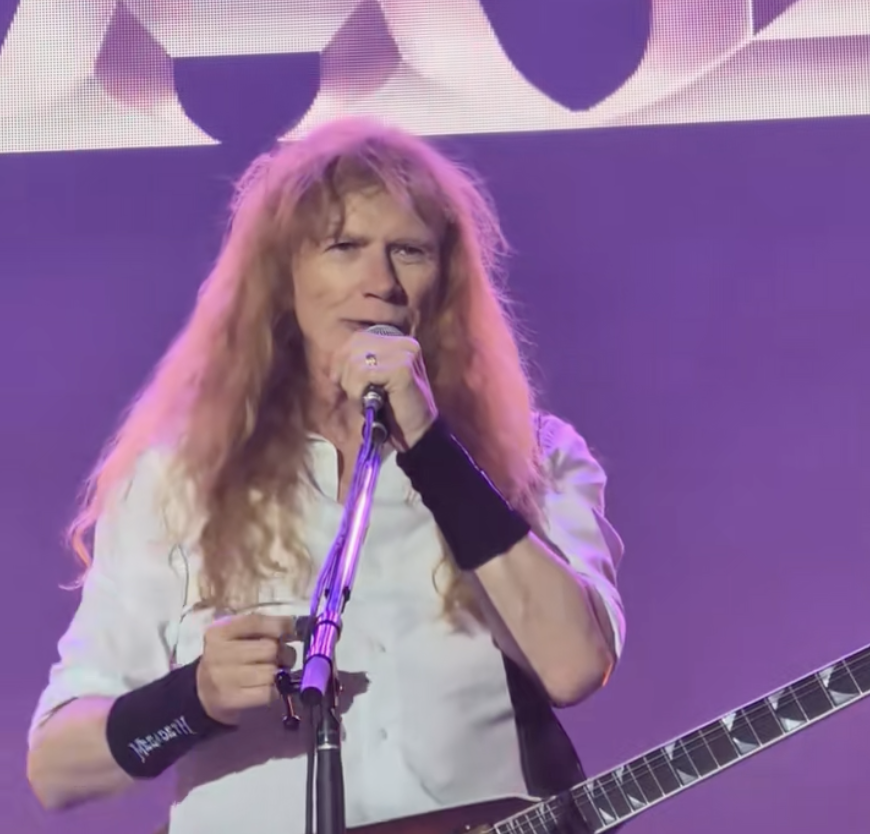 Megadeth frontman unleashes on "dickhead" journalist mid-show! — photo 3