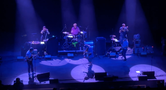 Pavement Play “Greenlander” For The First Time In 34 Years image