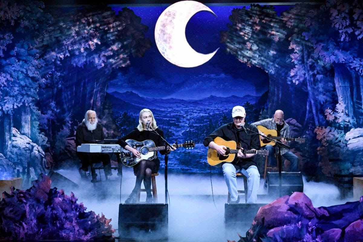 Phoebe Bridgers w Tonight Show: akustyczny „Lost Boys" i zapowiedź albumu „Lost Weekend"