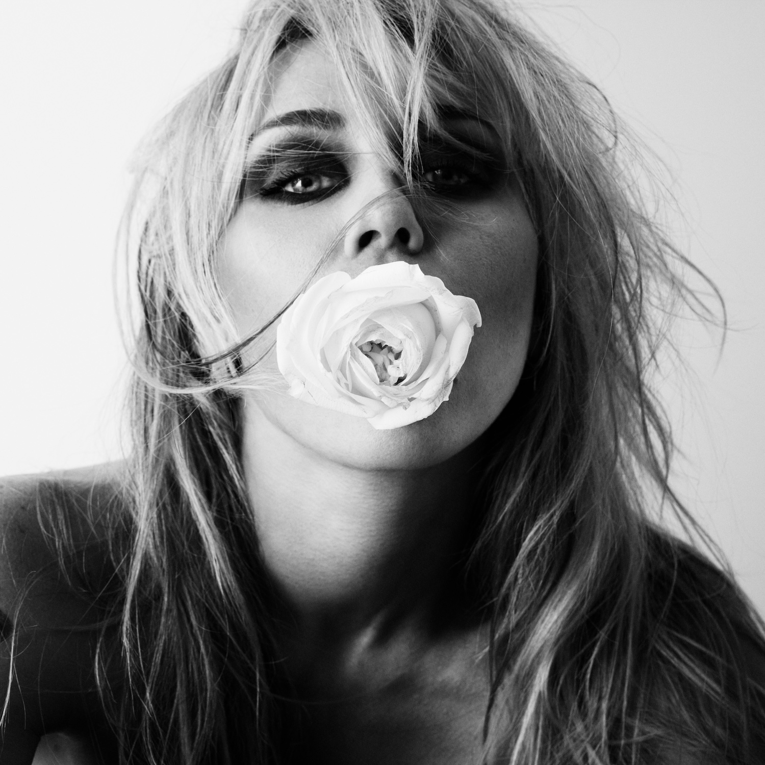 Miley (Cyrus) Announces New Album Bass Persuades