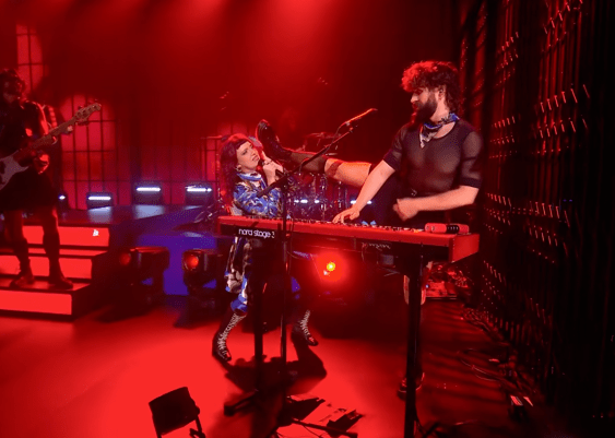 CMAT Plays SNL UK, Stars In George Fouracres Sketch image