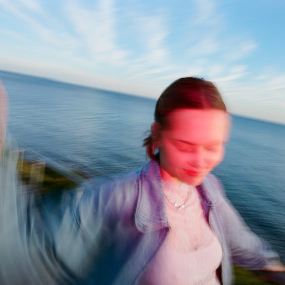 Stella Dunai – “Move on!” image