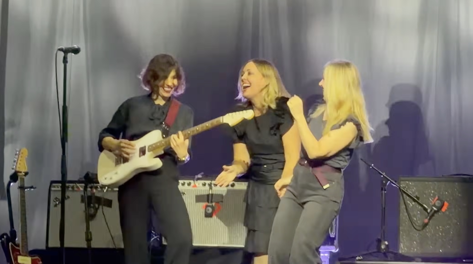 Watch Liz Phair & Sleater-Kinney Cover Elastica In Boston