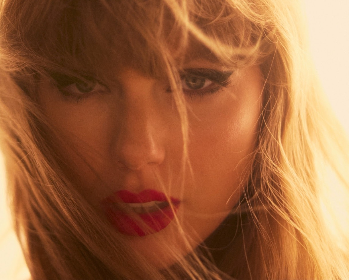 VMAs Introduce New Award For Taylor Swift