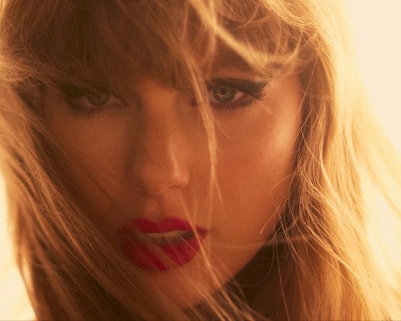 VMAs Introduce New Award For Taylor Swift image
