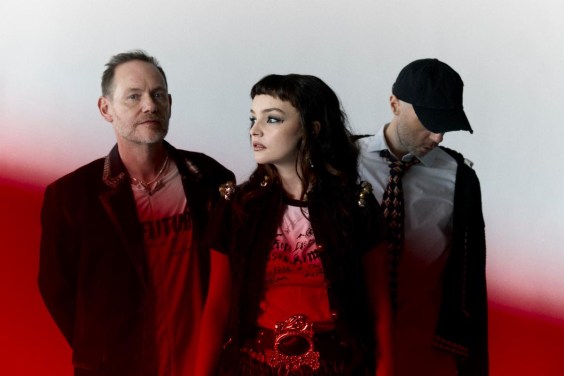 Chvrches – “Roses” image