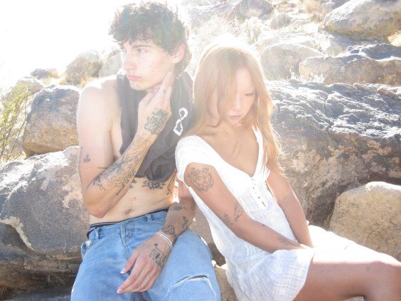 Tiffany Day & glaive – “MEANT TO BE”