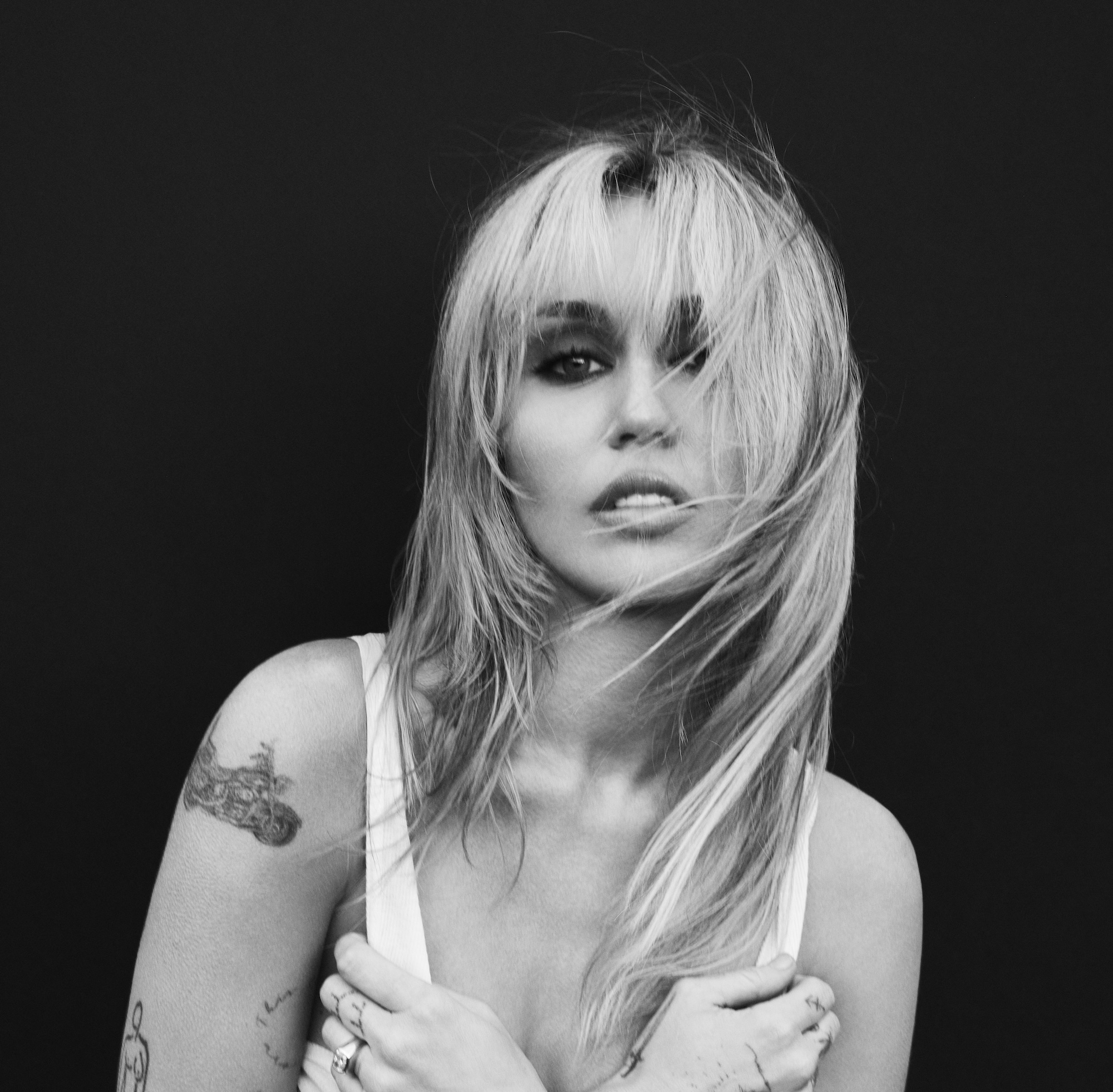 Miley’s New Album Makes Billboard History For Biggest Drop From A #1 Debut - Stereogum image
